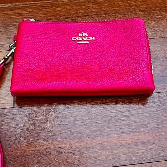 Coach Handbags - Coach Wristlet